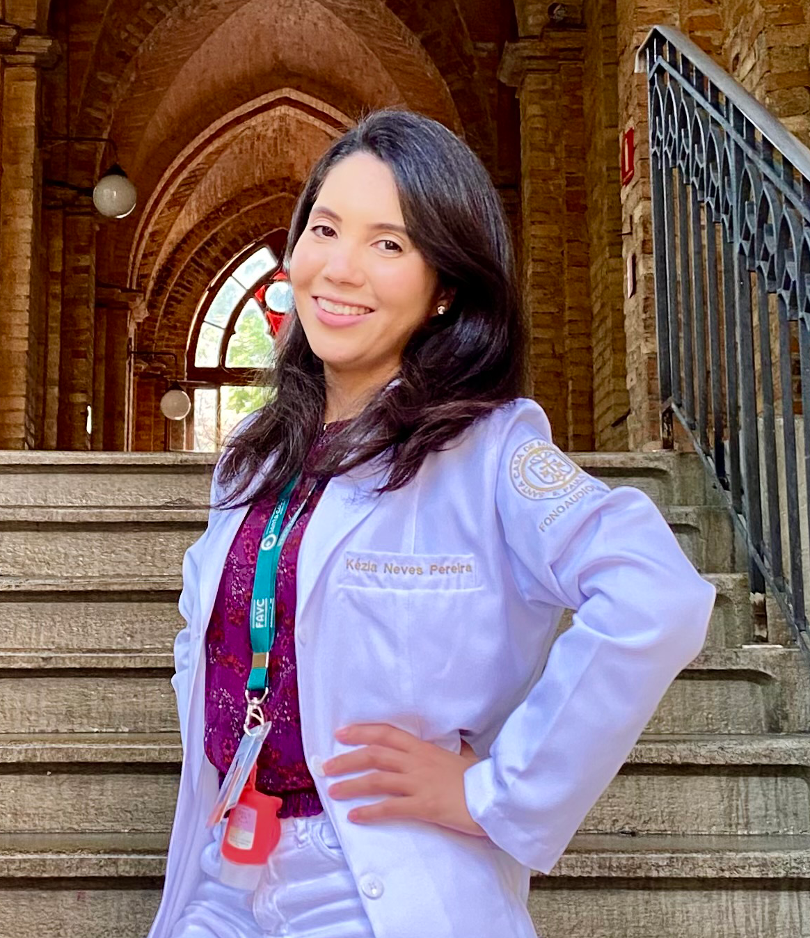 Kézia Neves Pereira - Fonoaudióloga CRFa 2-19115 especialista em diagnóstico e reabilitação auditiva