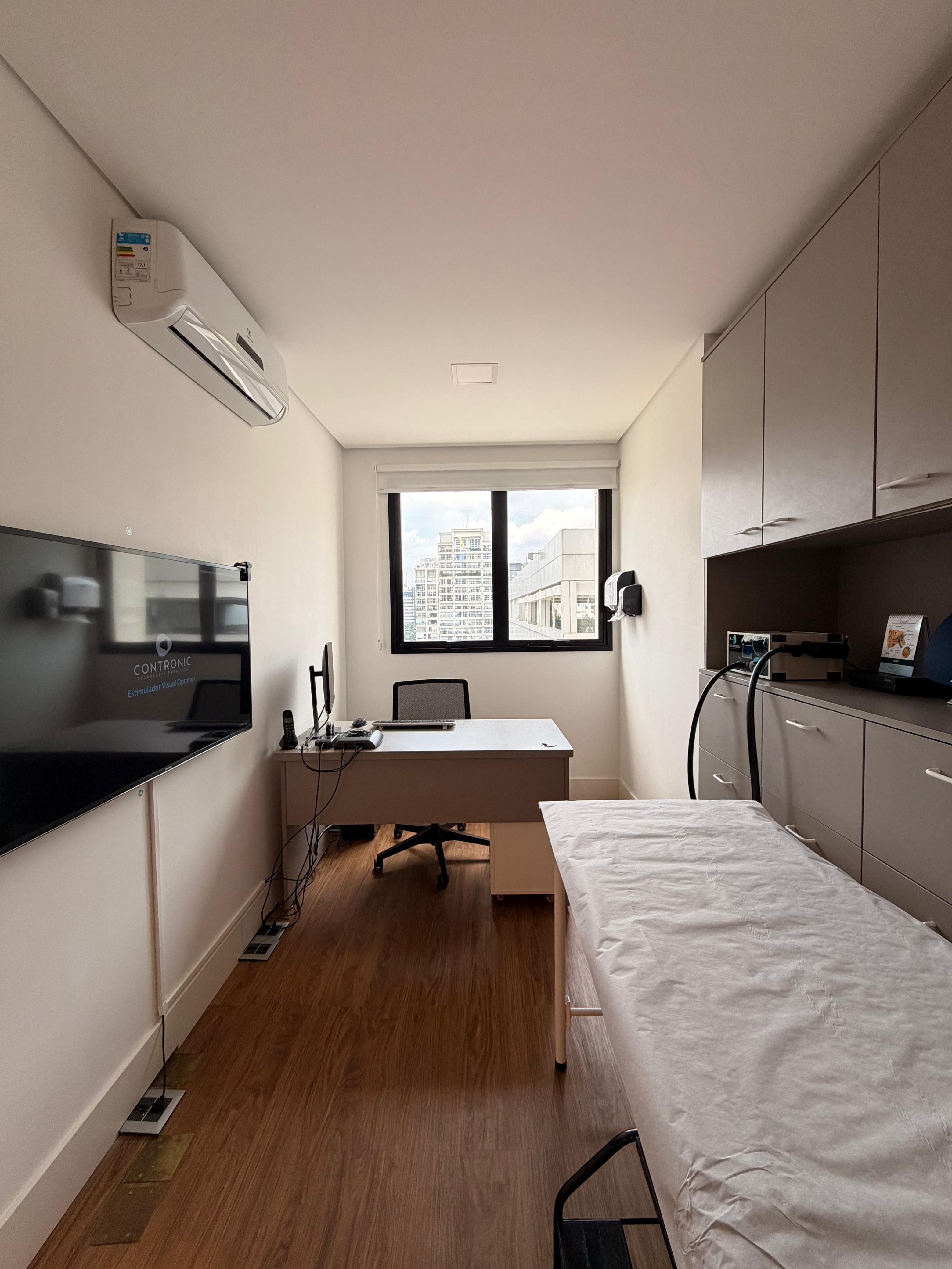 Sessão de reabilitação vestibular para tratamento de tontura e labirintite